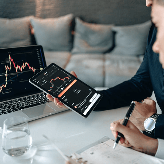 LunarexioMax - Team di esperti di criptovalute